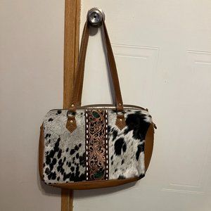 Myra shoulder bag with hyde on